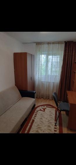 Apartament cu 3 camere semidecomandat în Alexandru cel Bun