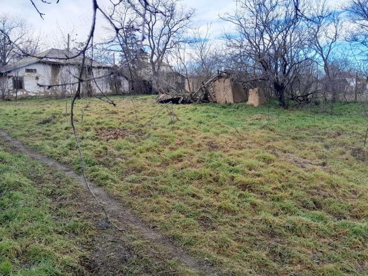Teren de 2160 mp, în Vârlezi