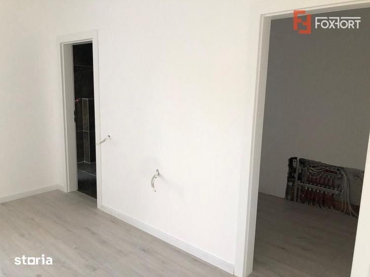 Casă cu 4 camere cu Teren 302 Mp în Plopi