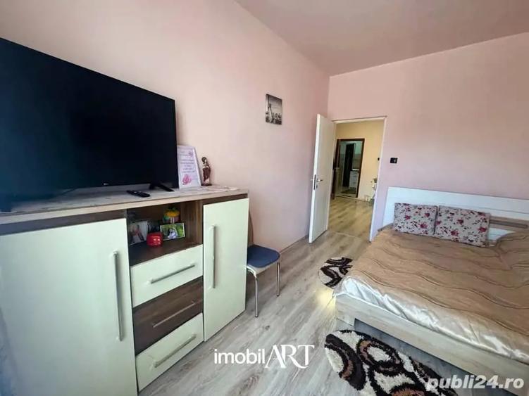 Apartament cu 3 camere decomandat în Central