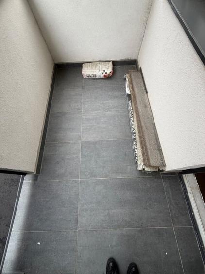 Apartament cu 3 camere semidecomandat în Florești