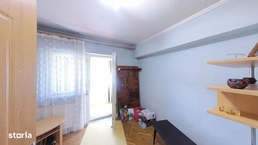 Apartament cu 4 camere decomandat în Ultracentral