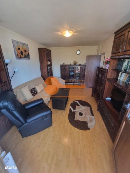 Apartament cu 3 camere decomandat în Crângași