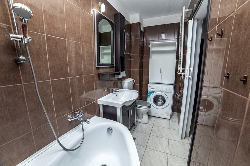 Apartament cu 3 camere semidecomandat, mobilat în Crângași