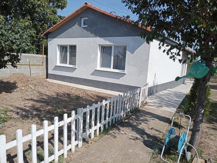 Casă cu 3 camere în Borș