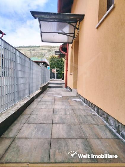 Casă individuală cu 5 camere cu Garaj în Iara