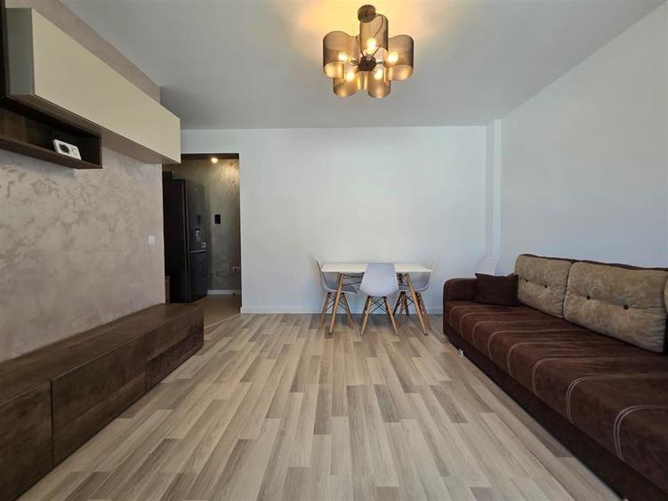 Apartament cu 2 camere decomandat în Rediu