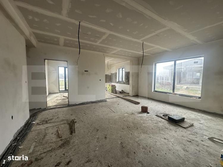 Casă cu 4 camere cu Teren 520 Mp în Păulești