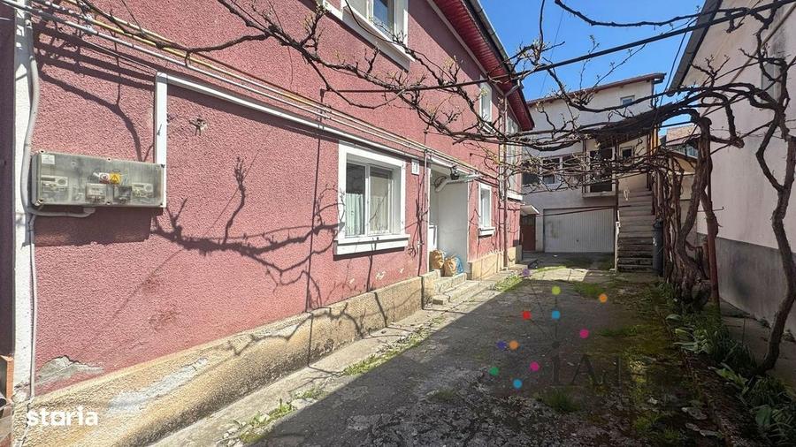 Casă cu 4 camere în Noua