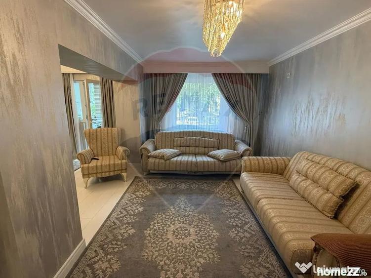 Apartament cu 4 camere semidecomandat în Dristor