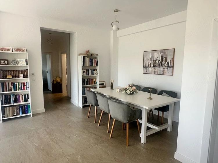 Apartament cu 3 camere decomandat în Aninoasa