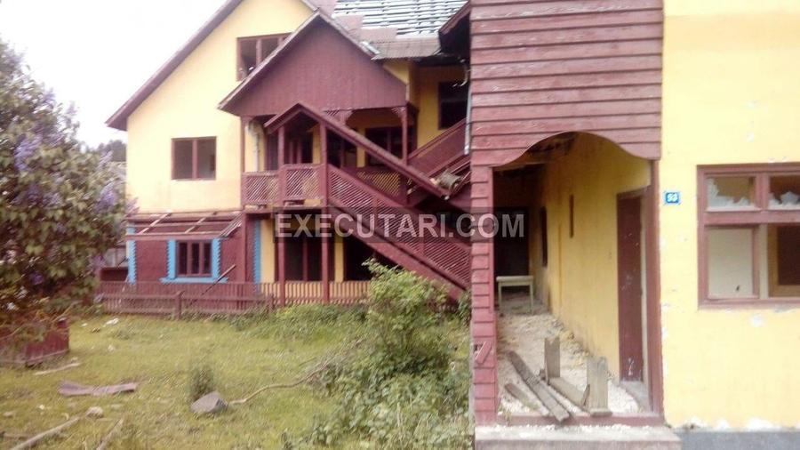 Casă individuală cu 10 camere cu Teren 8339 Mp în Lunca Ilvei