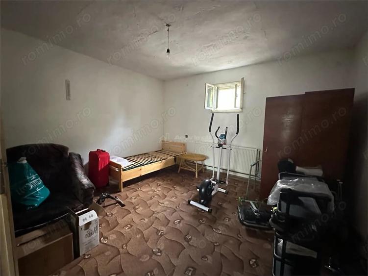 Casă cu Teren 1438 Mp în Central