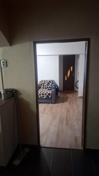 Apartament cu 2 camere semidecomandat în Sud