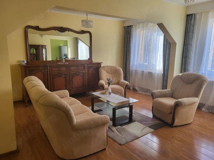 Apartament cu 3 camere semidecomandat în Baia Sprie