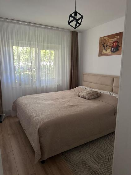 Apartament cu 3 camere decomandat în Aleea Tudor Neculai