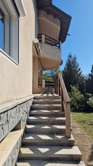 Casă individuală cu 6 camere cu Canalizare în Provița de Jos