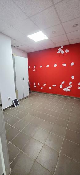Spațiu comercial, de 64 mp, în Central