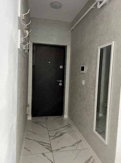 Apartament cu 3 camere semidecomandat în Cug