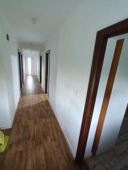 Casă cu 4 camere în Valea Călugărească