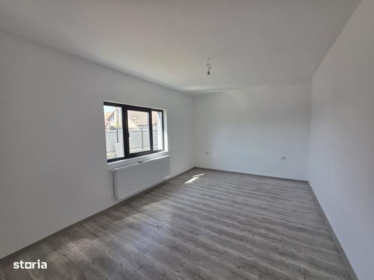 Oportunitate! Casa la sol, 3 camere, teren 420 mp, Valu lui Traian! - 3