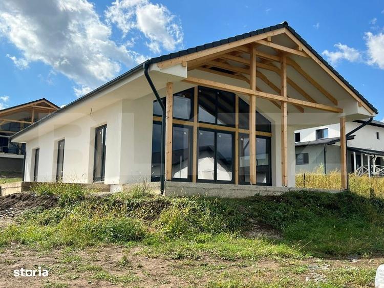Casă cu 4 camere în Sub Pădure