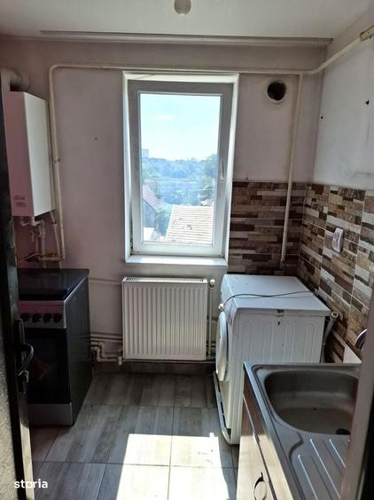 Apartament cu 3 camere decomandat în Micro 5