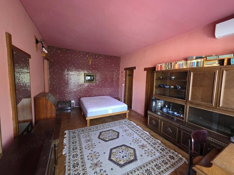 Casă cu 4 camere cu Teren 323 Mp în Central