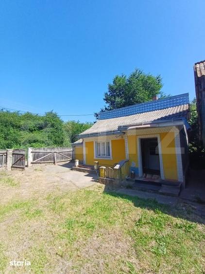 Casă cu 4 camere cu Teren 2200 Mp în Siminicea