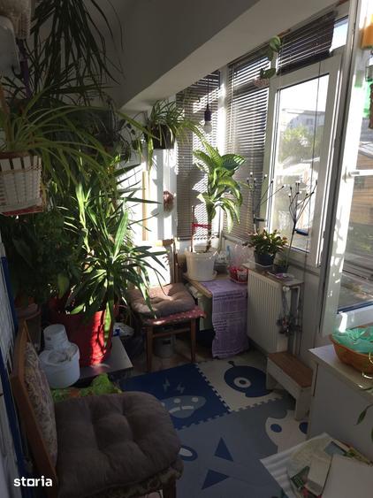 Apartament cu 3 camere decomandat în Rahova