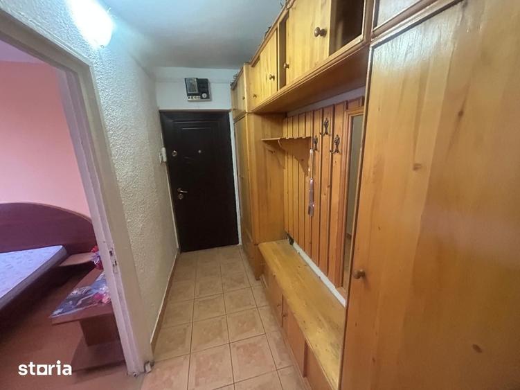 Apartament cu 3 camere decomandat în Dărmănești