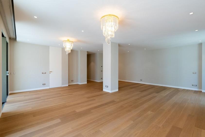 Apartament cu 3 camere semidecomandat în Dorobanți