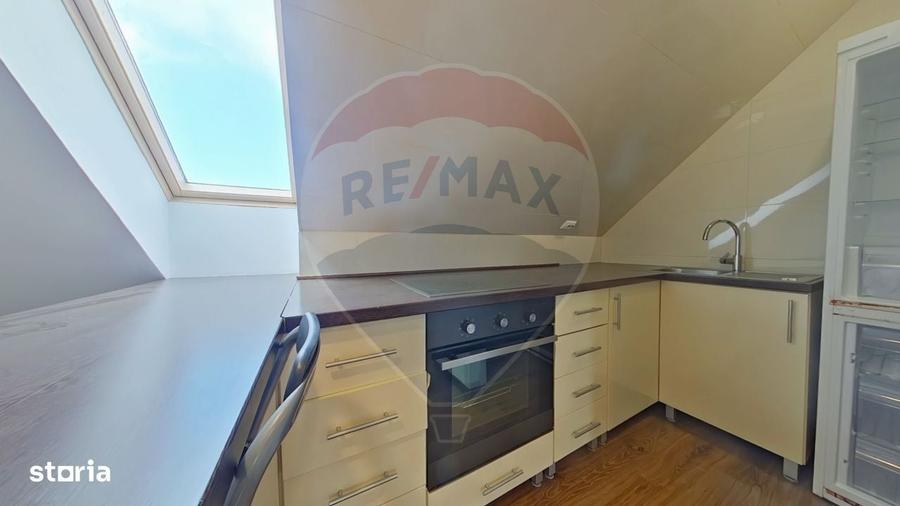 Apartament cu 3 camere semidecomandat în Grigorescu