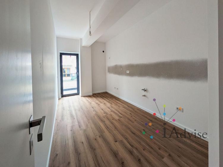 Apartament cu 2 camere decomandat în Tractorul