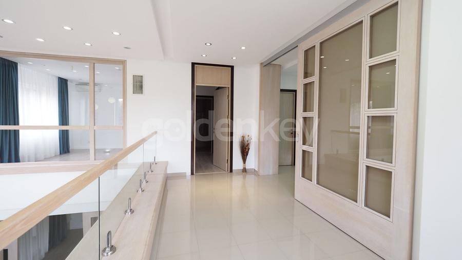Duplex cu 7 camere cu Canalizare în Pipera