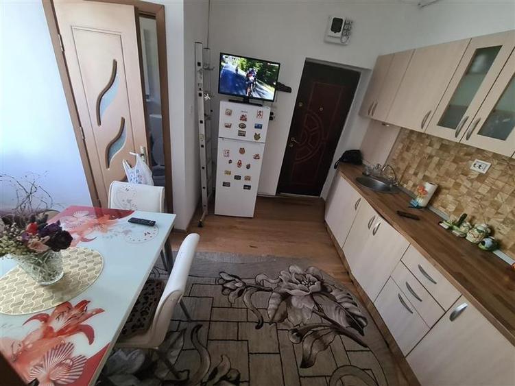 Garsonieră decomandată, mobilată în Astra