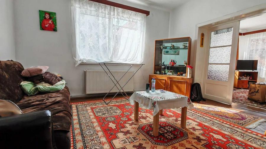 Casă cu 4 camere în Central