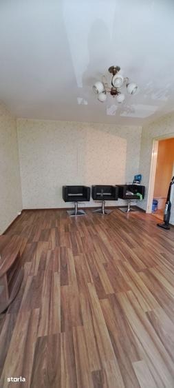 Apartament cu 4 camere decomandat în Ozana