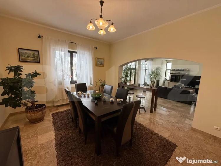 Casă cu 8 camere cu Teren 2759 Mp în Mușcel
