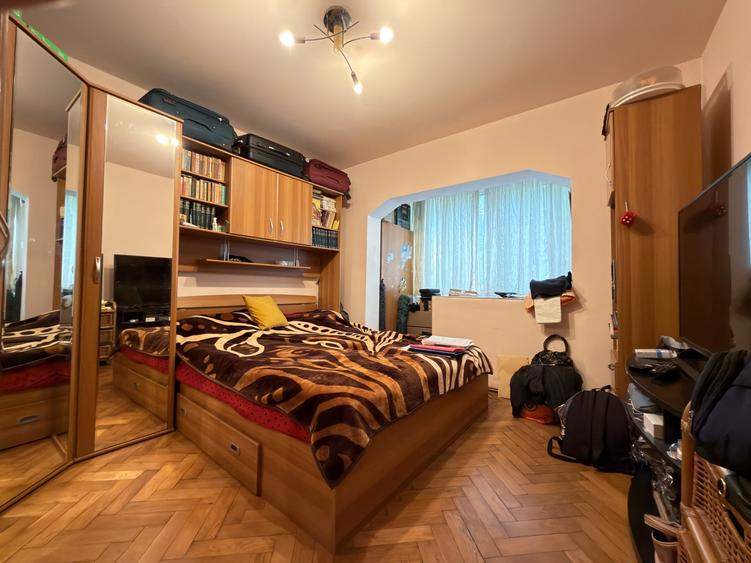 Apartament cu 3 camere semidecomandat, mobilat în Soarelui