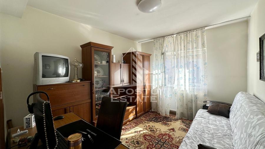 Apartament cu 3 camere decomandat în Soarelui