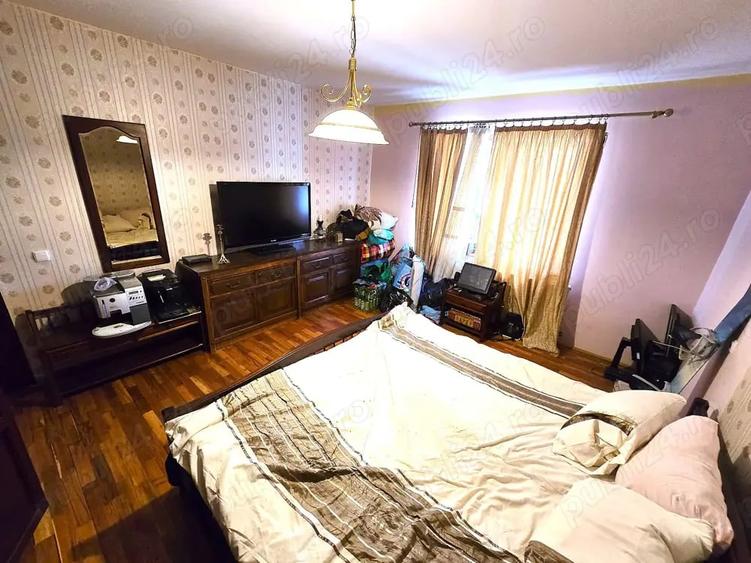 Casă cu 5 camere cu Teren 600 Mp în Central