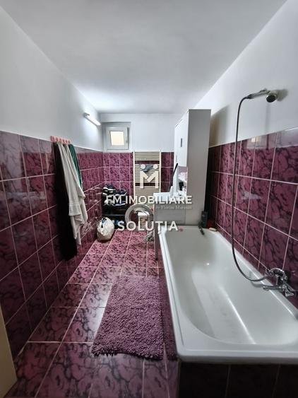 Casă individuală cu 6 camere cu Canalizare în Griviței