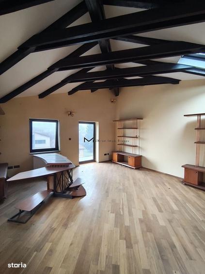 Casă cu 4 camere în Carierei