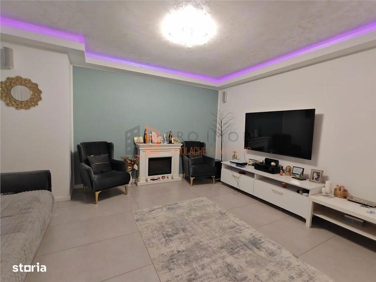 Casă cu 6 camere decomandat cu Canalizare în Micro 5