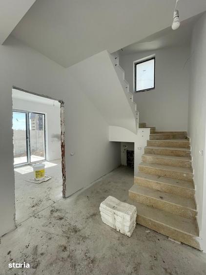 Casă cu 5 camere cu Teren 254.4 Mp în Ghencea