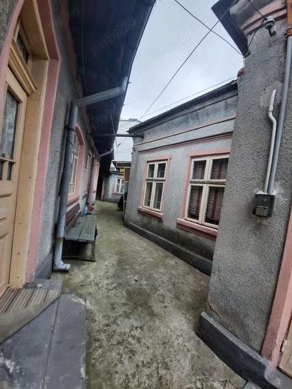 Casă cu 4 camere în Poștei - Bucov