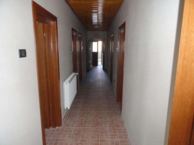 Casă cu 3 camere cu Teren 800 Mp în Brănești