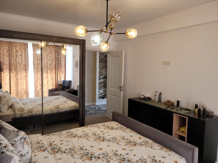 Apartament cu 3 camere decomandat, mobilat în Năvodari