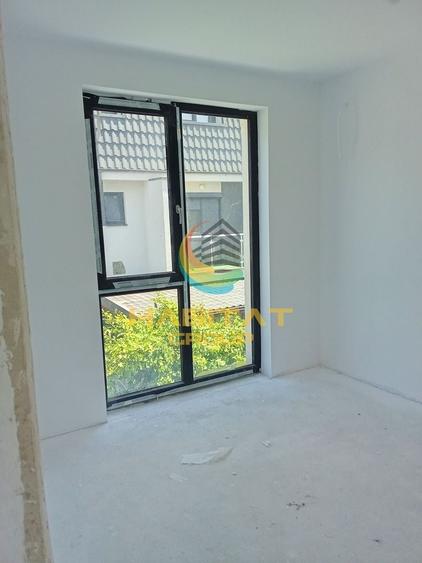 Duplex cu 5 camere cu Canalizare în Central